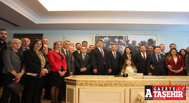 Ataşehir Belediyesi’nde 15 sene sonra ilk devir teslim töreni gerçekleşti