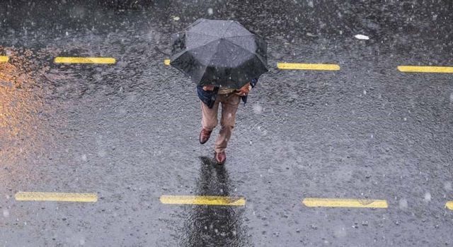 Meteoroloji'den İstanbul için sağanak uyarısı