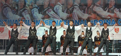 PENDİKLİ FOLKLORCULARIN BAŞARISI