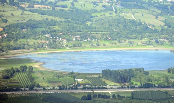 Sapanca Gölü'nde tehlike büyüyor