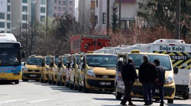 Ataşehir’de dolmuşçular eylemde