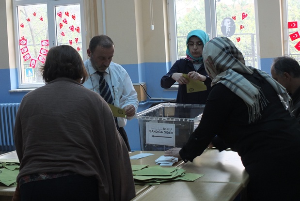 SANDIKLAR AÇILMAYA BAŞLANDI