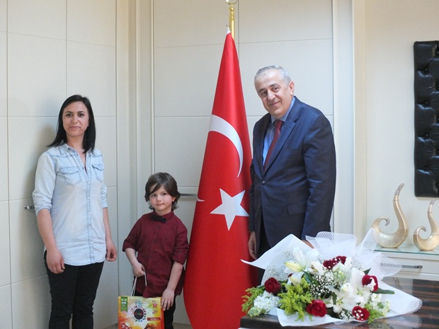 “ÖĞRETMENLERİN HAKKINI KİMSE ÖDEYEMEZ”