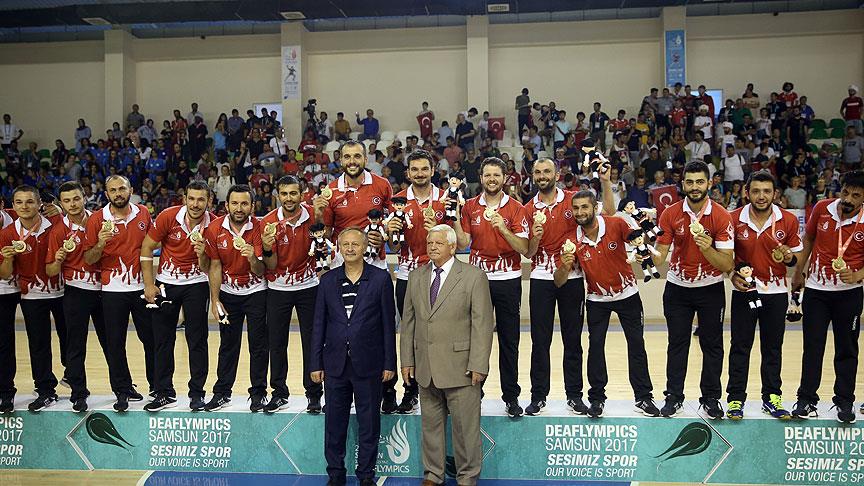 VOLEYBOL VE HENTBOL TAKIMI ŞAMPİYON