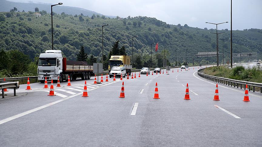 ABANT-KAYNAŞLI OTOYOLU ULAŞIMA KAPANDI