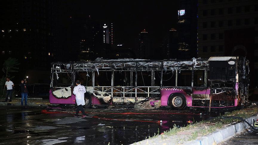 İSTANBUL'DA İETT OTOBÜSÜNDE YANGIN