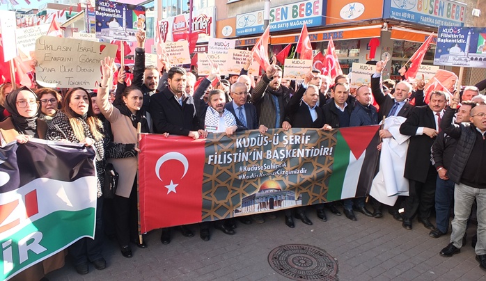 TRUMP’IN KUDÜS KARARI PROTESTO EDİLDİ