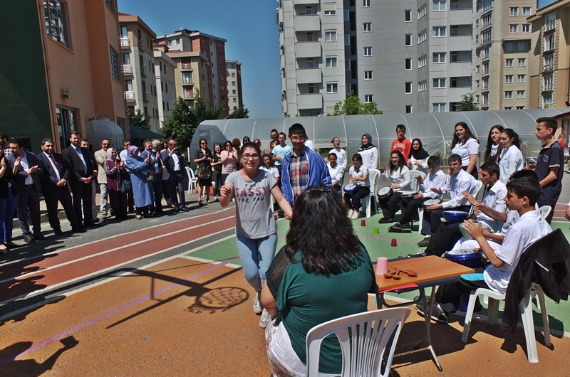 ÖZEL EĞİTİM ÖĞRENCİLERİ KERMES DÜZENLEDİ