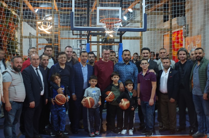 HAMZA YERLİKAYA SPOR SALONU ATAŞEHİR DE AÇILDI