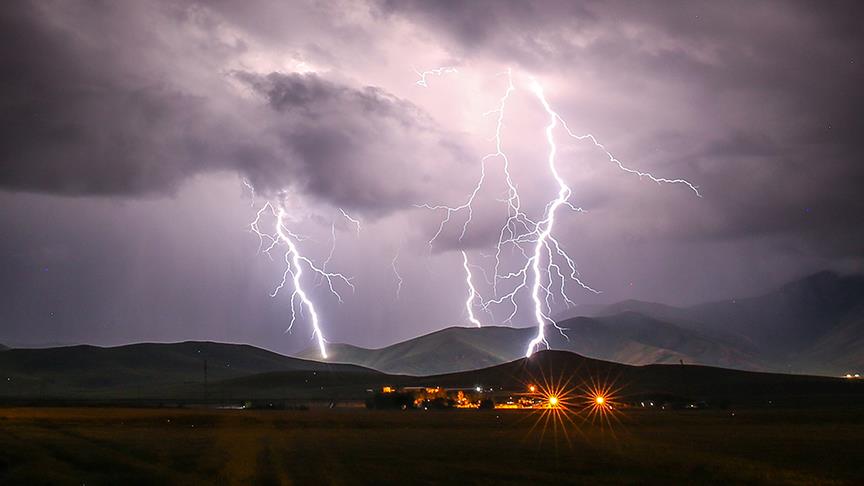 Meteorolojiden 11 il için sağanak ve fırtına uyarısı