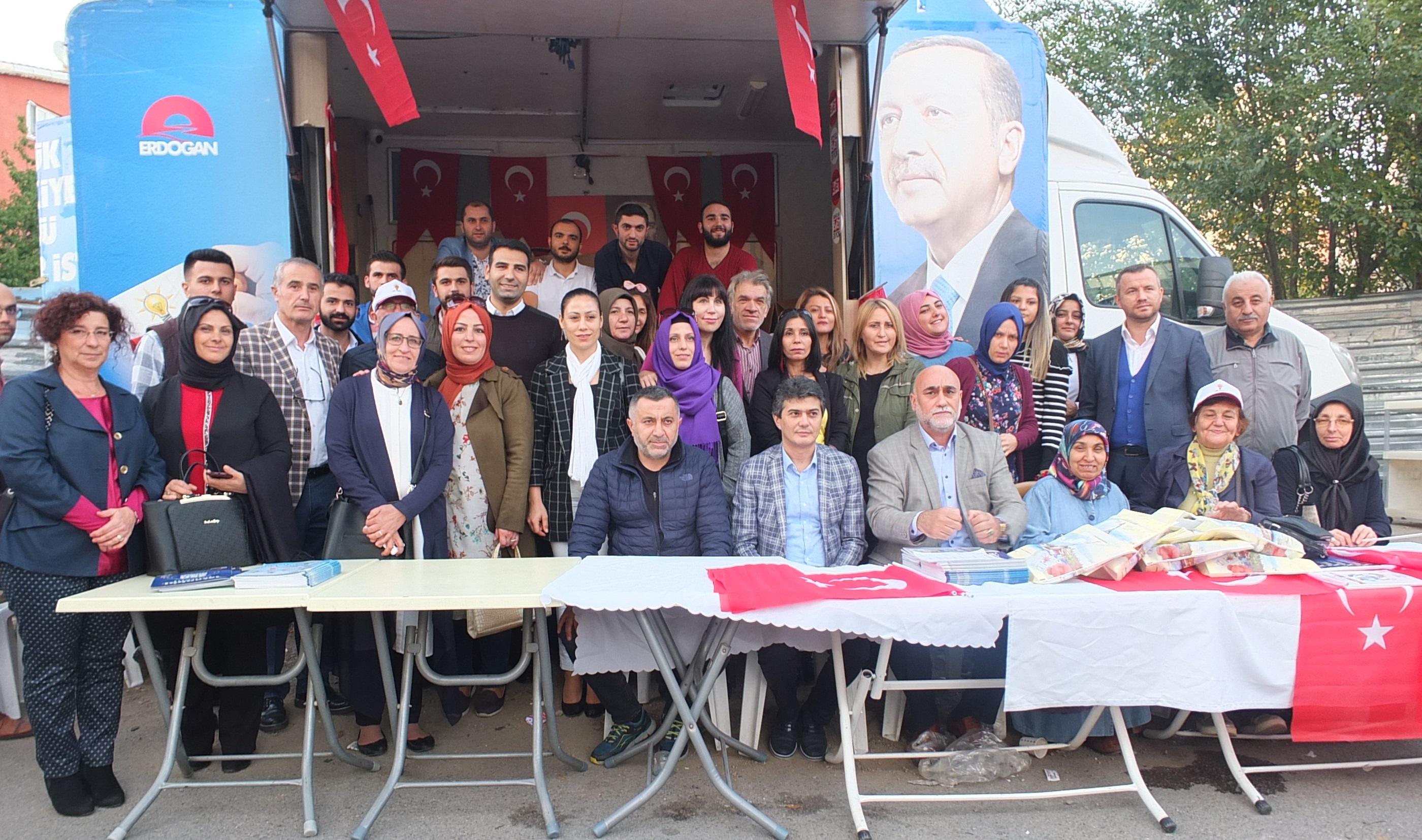 AK PARTİ ATAŞEHİR’DEN İÇERENKÖY ESNAF ZİYARETİ