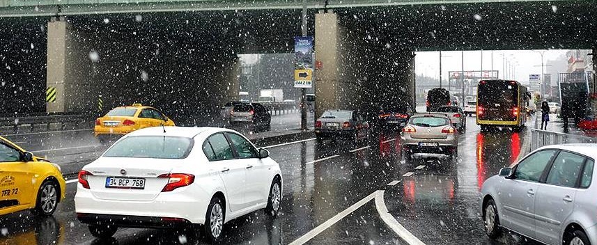 İstanbul'da kar yağışı başladı