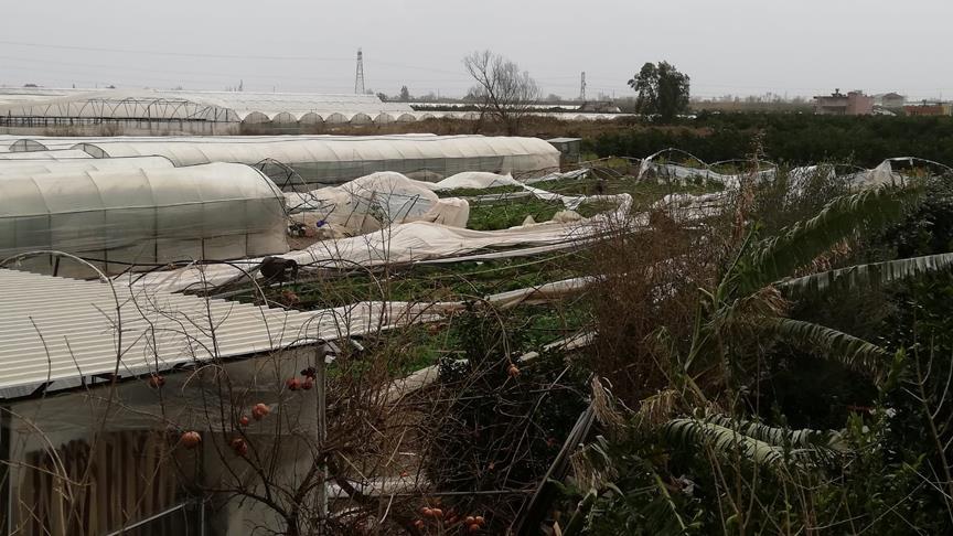 Antalya'da Meydana Gelen Hortumdan 5 Kişi Yaralandı