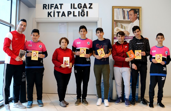 Futbol gibi kitap okumak da hayatımızın önemli bir parçası