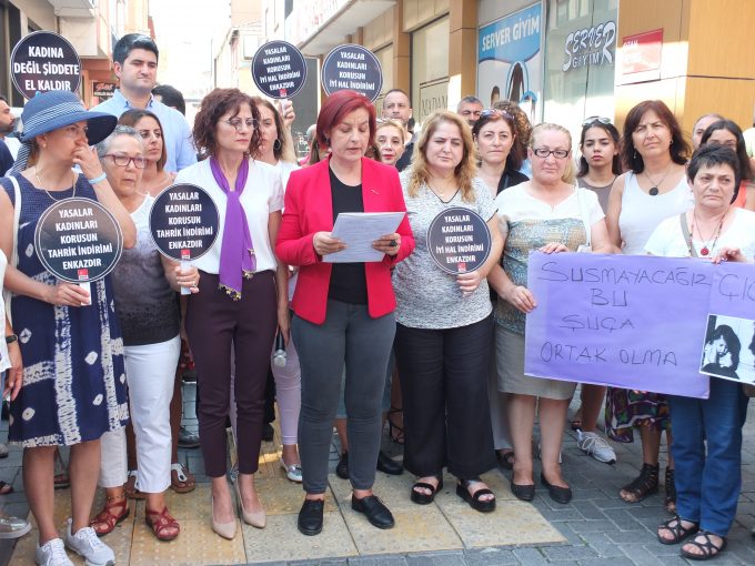 CHP Örgütü şiddet mağduru kadınlar İçin Sokaklardaydı!