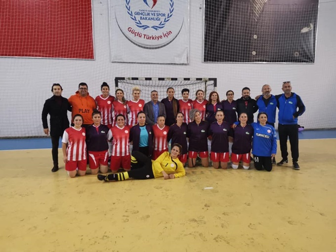 ATAŞEHİR ÖĞRETMENLERİ FUTSAL KATEGORİSİNDE TÜRKİYE ŞAMPİYONU OLDU