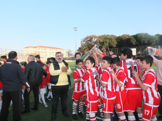 Kayışdağı Spor U-14 Ligi 24. Grubun Şampiyonu oldu