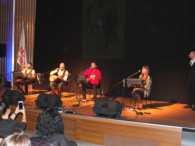 Sinem Önel ve Arkadaşlarından Türkü Dolu Bir Gece