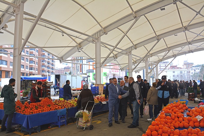 ESATPAŞA KAPALI PAZARI HİZMETE BAŞLADI