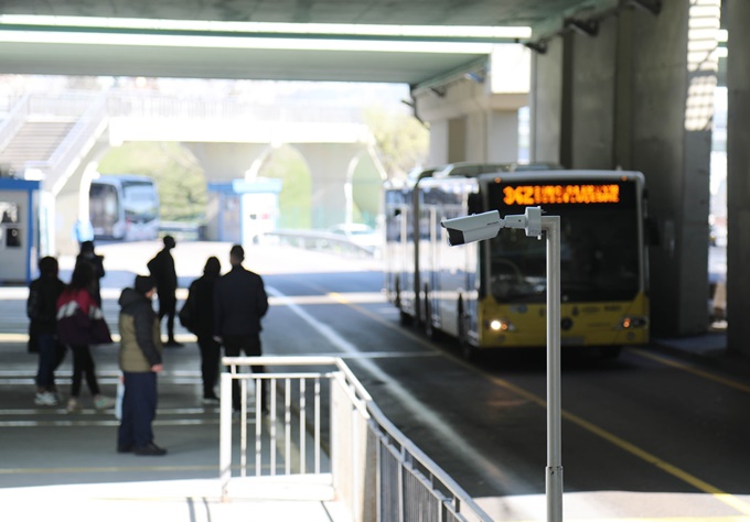 İBB METROBÜS İSTASYONLARINDA TERMAL KAMERALI DENETİME BAŞLADI