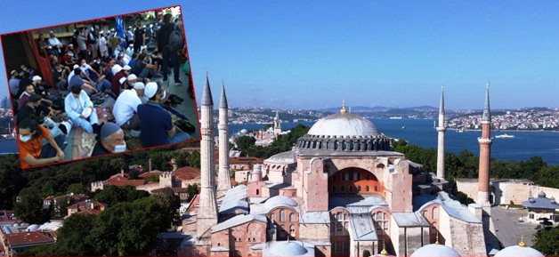 Ayasofya’da yıllar sonra ilk namaz!