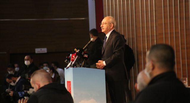 Kılıçdaroğlu, apartman görevlileri ile Ataşehir'de buluştu