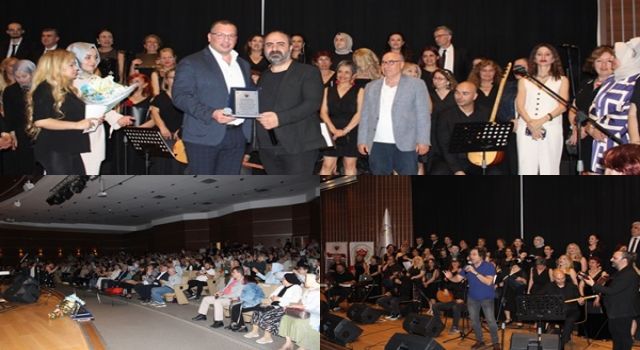 Ataşehir Halk Eğitimi Merkezi Müdürlüğü Türk Halk Müziği konseri düzenledi
