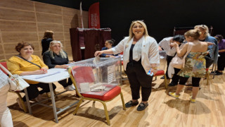 CHP Ataşehir Kadın Kolları yeni Başkanı Hülya Çiçek oldu