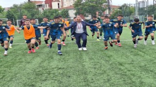 Ataşehir Doğuş Spor U-17 futbol takımı şampiyon oldu